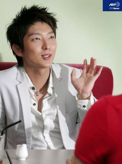 afp10ey8ul8js3 - a---lee jung ki---a