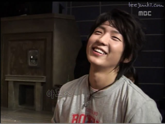 b7fe2dd190fc763a9b50278tf0 - a---lee jung ki---a