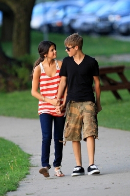 normal_16 - SeLeNa Si JuStIn