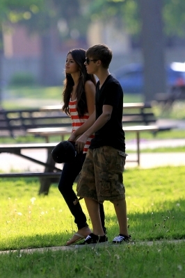 normal_27 - SeLeNa Si JuStIn