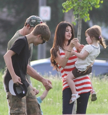 normal_31 - SeLeNa Si JuStIn