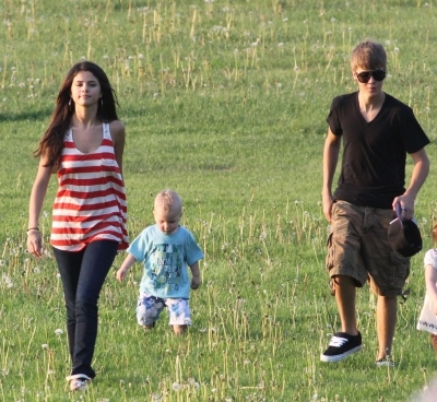 normal_32 - SeLeNa Si JuStIn