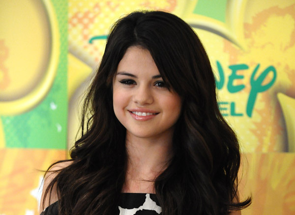 36505343_CLHHILTNR - la multi ani selena gomez