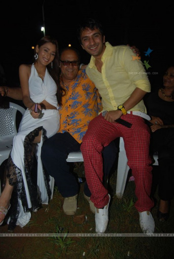 92632-alok-nath-ali-merchant-at-sara-khan-birthday-bash - Sara Khan Si Ali Merchant