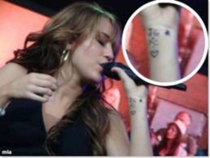 miley cu tatuaj - Miley Cyrus