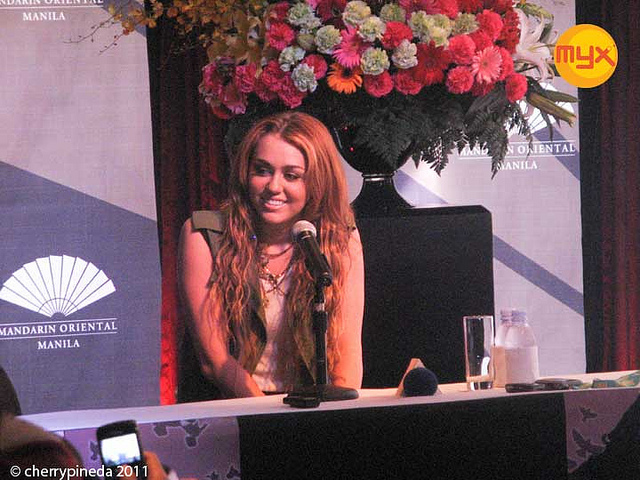 Miley Cyrus (30)
