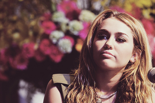 Miley Cyrus (33)