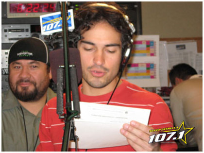 012 - RBD visitando a Super Estrella FM en LA