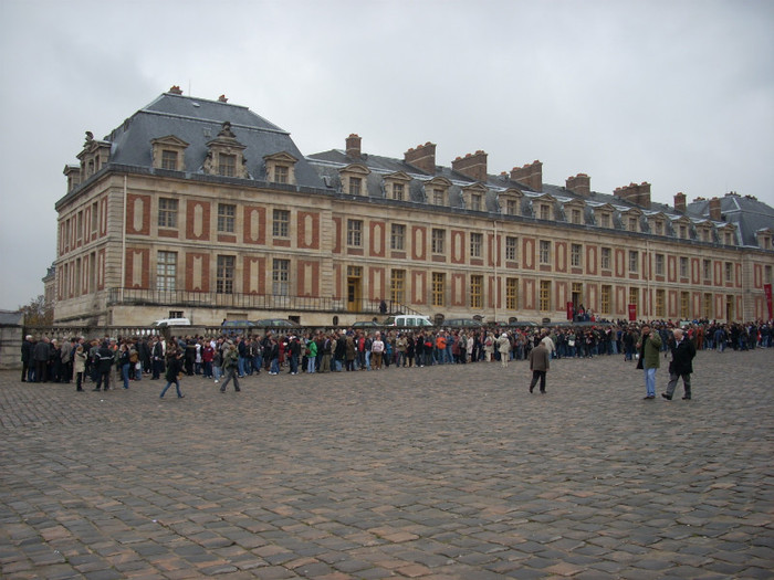 Coada la Palatul Versailles