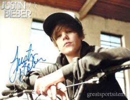 justin bieber cu autograf - Justin Bieber