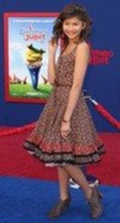 39993204_CDOVIWFPW - Zendaya Coleman