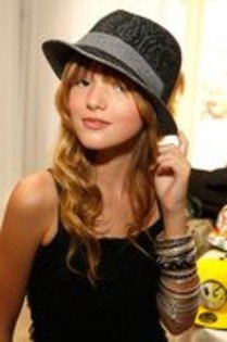 30271662_BJAZDMFBZ - Bella Thorne