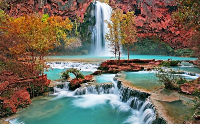Mountain_waterfall_-_beautiful_wallpaper - Peisaje1