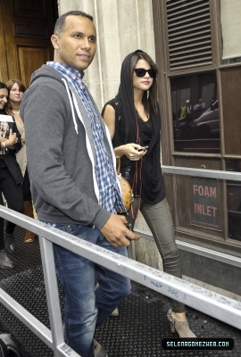 normal_013 - 07-07-11 Selena Gomez Leaving Radio One Studios in London