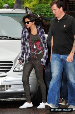 normal_005 - 07-08-11  Selena Gomez at ITV Studios in London