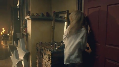 bscap0242 - Avril Lavigne - What The Hell - Caps - Part 1