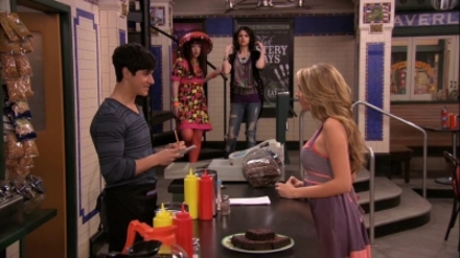 normal_001 - Wizards Of Waverly Place - Moving On - Screencaps