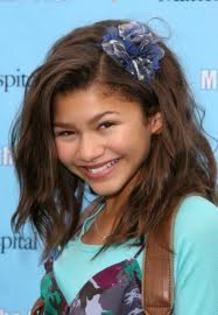 images (5) - Zendaya Coleman