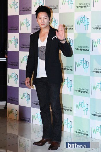 41159721_WHXETELZF - a---ji sung---a