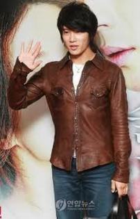 19136493 - a---ji sung---a