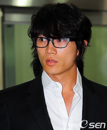 61589635 - a---ji sung---a