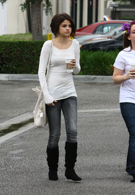 normal_selenafan011 - Out in Hollywood with Co-Star Jennifer