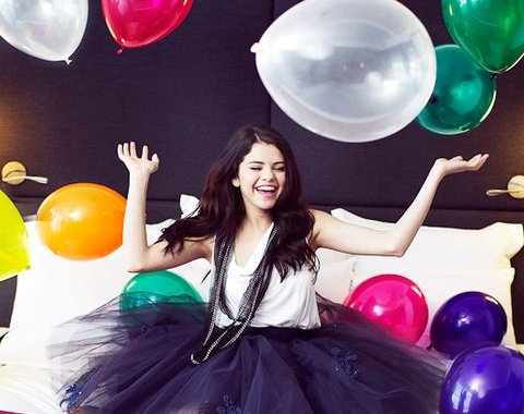 165616_184061734955675_158604487501400_598545_272922_n - selena