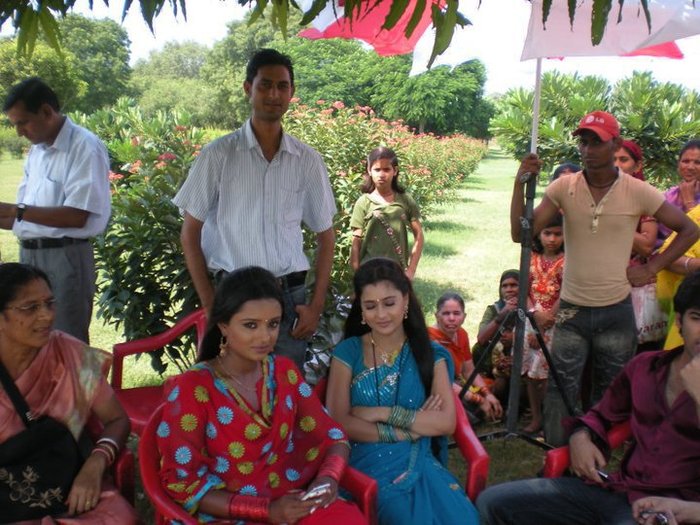 216656_165007346891248_159378824120767_383619_1819709_n - Sapna Babul Ka Bidaai-Culoarea Fericirii