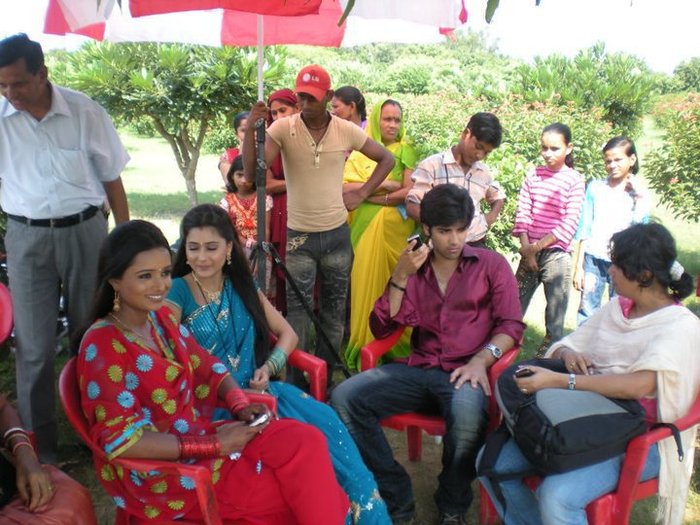 217608_165008490224467_159378824120767_383653_2177886_n - Sapna Babul Ka Bidaai-Culoarea Fericirii