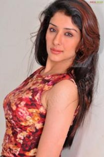 sameeksha-flowers-dress-ragalahari-ps11t