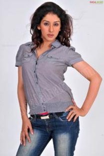 sameeksha-grayshirt-ragalahari-ps30t - Zaara