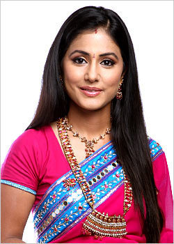 28469_130920760274550_121004084599551_204222_4313194_n - Hina Khan