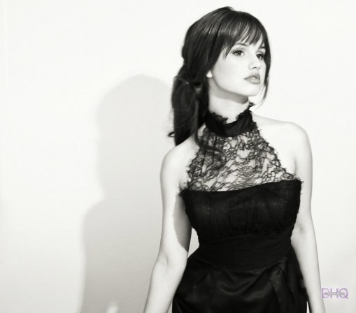 42822481_AIQHSUWHO - Debby Ryan