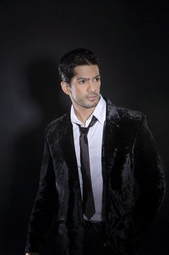 8ve19e0iz4op8pez - amit tandon