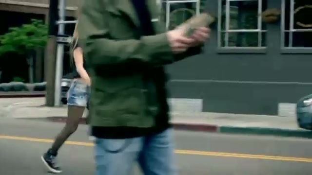 Avril Lavigne Interview 023