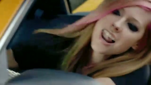 Avril Lavigne Interview 051