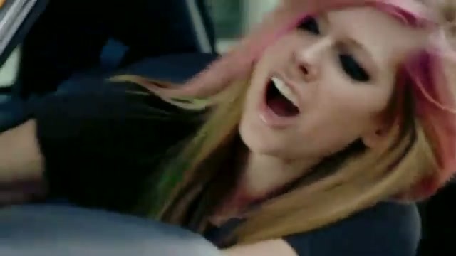 Avril Lavigne Interview 054