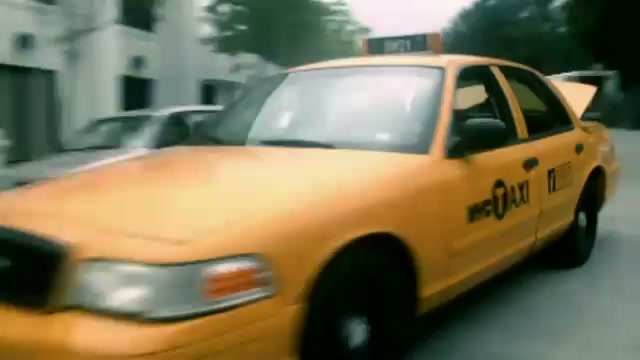 Avril Lavigne Interview 055