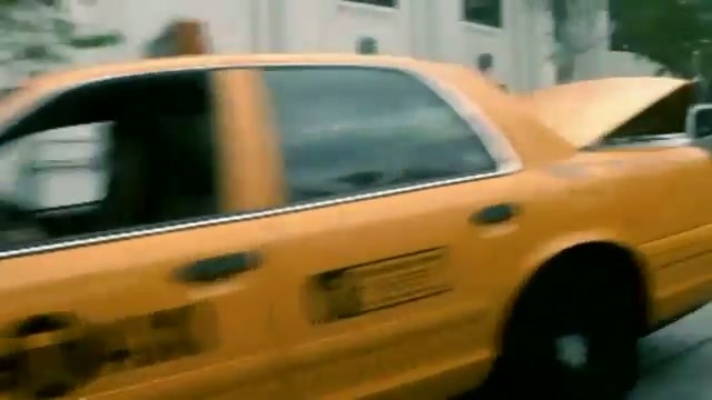 Avril Lavigne Interview 058