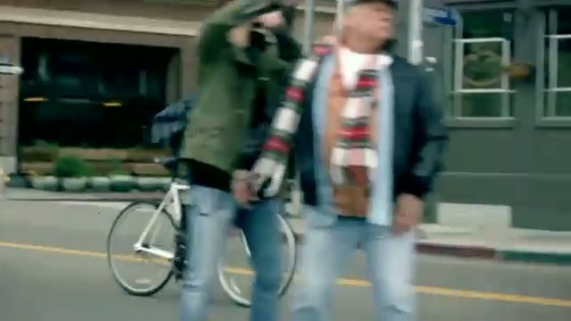 Avril Lavigne Interview 078