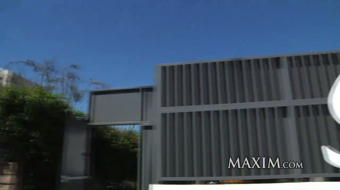 Maxim Exclusive Avril Lavigne - 2010 November Cover Shoot 055