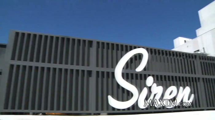 Maxim Exclusive Avril Lavigne - 2010 November Cover Shoot 056