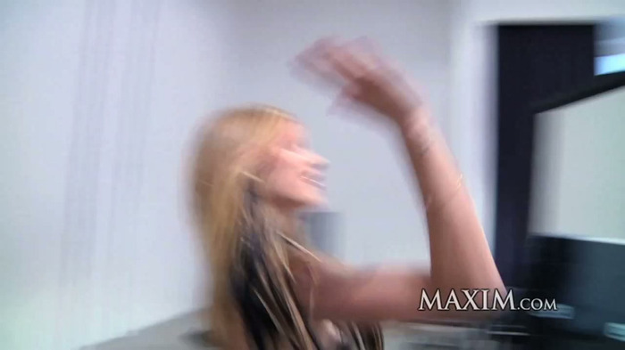 Maxim Exclusive Avril Lavigne - 2010 November Cover Shoot 345