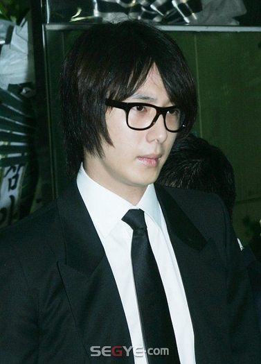 4c2b0d232ccd8 - a---jung il woo---a