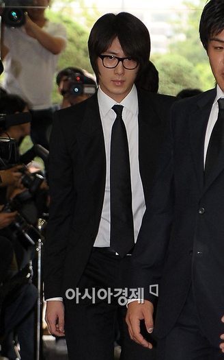 4c2b3e50b6a0b - a---jung il woo---a
