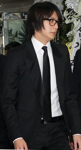 4c2b3f213d16c - a---jung il woo---a