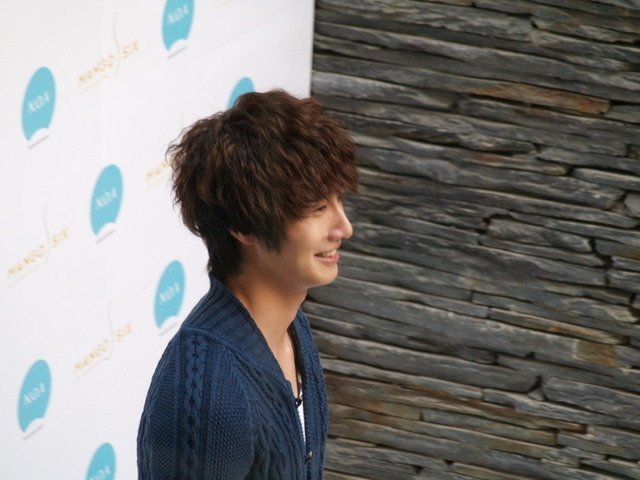 20e1a07eacb43c4f8b82a12 - a---jung il woo---a