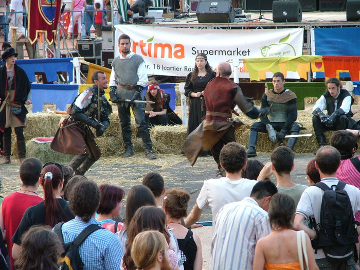 o demonstratie de luptà - ZILELE MEDIEVALE BRASOV