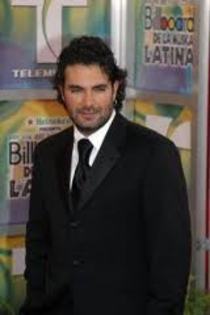 images (28) - Mauricio Islas