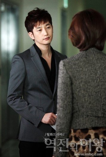 59d5c45885b3fccb800a18c - a---park shi hoo---a